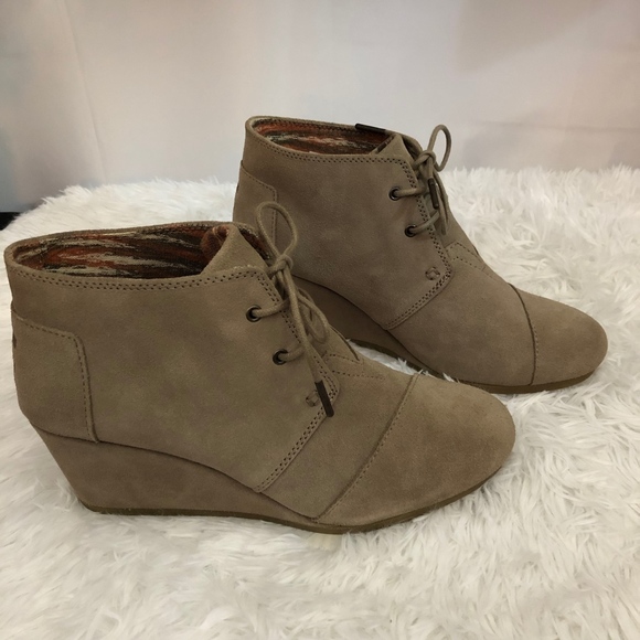 TOMS Desert Wedge Ankle/Bootie.  Tan.  Size 9.5 - Picture 2 of 8